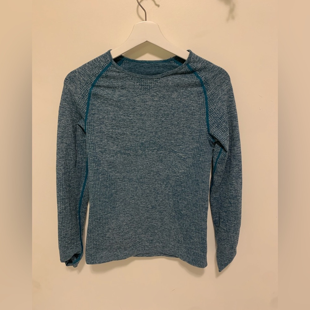 Activewear long sleeve top
